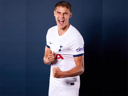 Tottehman Hotspur announce Micky van de Ven signing from Wolfsburg | Tottehman Hotspur announce Micky van de Ven signing from Wolfsburg