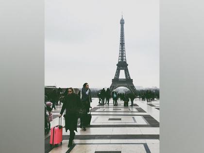 Eiffel Tower evacuated after bomb alert | Eiffel Tower evacuated after bomb alert Eiffel Tower evacuated after bomb alert | Eiffel Tower evacuated after bomb alert