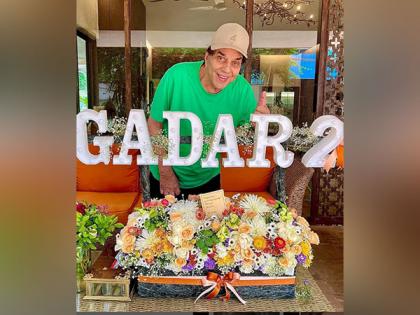 Dharmendra celebrates 'Gadar 2' success, pens heartfelt post | Dharmendra celebrates 'Gadar 2' success, pens heartfelt post Dharmendra celebrates 'Gadar 2' success, pens heartfelt post | Dharmendra celebrates 'Gadar 2' success, pens heartfelt post