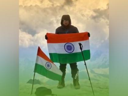 Punjab officer Gurjot Singh Kaler hoists Indian flag on loftiest peak of Russia | Punjab officer Gurjot Singh Kaler hoists Indian flag on loftiest peak of Russia Punjab officer Gurjot Singh Kaler hoists Indian flag on loftiest peak of Russia | Punjab officer Gurjot Singh Kaler hoists Indian flag on loftiest peak of Russia