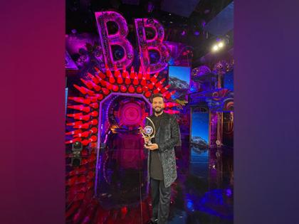 Bigg Boss OTT Season 2 Finale: Elvish Yadav lifts trophy, beats Abhishek Malhan | Bigg Boss OTT Season 2 Finale: Elvish Yadav lifts trophy, beats Abhishek Malhan