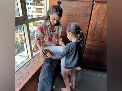 Watch: Soha Ali Khan's daughter Inaaya plays 'Jana Gana Mana' on piano | Watch: Soha Ali Khan's daughter Inaaya plays 'Jana Gana Mana' on piano Watch: Soha Ali Khan's daughter Inaaya plays 'Jana Gana Mana' on piano | Watch: Soha Ali Khan's daughter Inaaya plays 'Jana Gana Mana' on piano