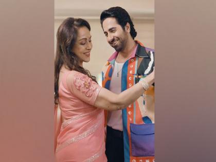 Watch: 'Dream Girl' Hema Malini meets 'New Dream Girl' Ayushmann Khurrana | Watch: 'Dream Girl' Hema Malini meets 'New Dream Girl' Ayushmann Khurrana Watch: 'Dream Girl' Hema Malini meets 'New Dream Girl' Ayushmann Khurrana | Watch: 'Dream Girl' Hema Malini meets 'New Dream Girl' Ayushmann Khurrana