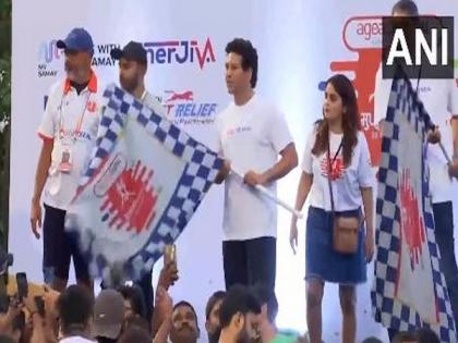 Sachin Tendulkar flags off Mumbai Half Marathon | Sachin Tendulkar flags off Mumbai Half Marathon Sachin Tendulkar flags off Mumbai Half Marathon | Sachin Tendulkar flags off Mumbai Half Marathon