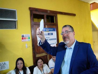 Bernardo Arévalo wins Guatemala’s presidential election | Bernardo Arévalo wins Guatemala’s presidential election Bernardo Arévalo wins Guatemala’s presidential election | Bernardo Arévalo wins Guatemala’s presidential election