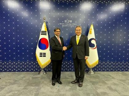 South Korean Prez looking forward to first India visit: Foreign Minister Park tells Deputy NSA Misri | South Korean Prez looking forward to first India visit: Foreign Minister Park tells Deputy NSA Misri South Korean Prez looking forward to first India visit: Foreign Minister Park tells Deputy NSA Misri | South Korean Prez looking forward to first India visit: Foreign Minister Park tells Deputy NSA Misri