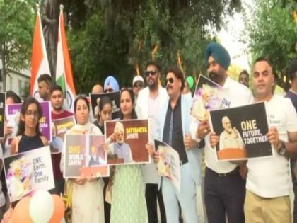 Indian diaspora chants 'Vande Mataram' as they await PM Modi in Greece | Indian diaspora chants 'Vande Mataram' as they await PM Modi in Greece Indian diaspora chants 'Vande Mataram' as they await PM Modi in Greece | Indian diaspora chants 'Vande Mataram' as they await PM Modi in Greece