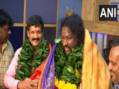 Srikanth Deva, EV Ganesh Babu celebrate as 'Karuvarai' wins Best Non-Feature Film | Srikanth Deva, EV Ganesh Babu celebrate as 'Karuvarai' wins Best Non-Feature Film Srikanth Deva, EV Ganesh Babu celebrate as 'Karuvarai' wins Best Non-Feature Film | Srikanth Deva, EV Ganesh Babu celebrate as 'Karuvarai' wins Best Non-Feature Film