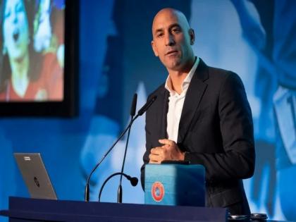 FIFA suspends Spain soccer chief Luis Rubiales over kissing controversy | FIFA suspends Spain soccer chief Luis Rubiales over kissing controversy FIFA suspends Spain soccer chief Luis Rubiales over kissing controversy | FIFA suspends Spain soccer chief Luis Rubiales over kissing controversy