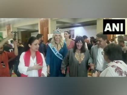 Miss World Karolina Bielawska explores Kashmiri handicrafts, art | Miss World Karolina Bielawska explores Kashmiri handicrafts, art Miss World Karolina Bielawska explores Kashmiri handicrafts, art | Miss World Karolina Bielawska explores Kashmiri handicrafts, art