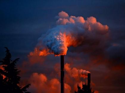 Air Pollution cutting life expectancy by 4 years in Pakistan: Report | Air Pollution cutting life expectancy by 4 years in Pakistan: Report