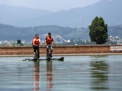“Water bike” craze drives tourists to ancient city of Bhaktapur in Nepal | “Water bike” craze drives tourists to ancient city of Bhaktapur in Nepal “Water bike” craze drives tourists to ancient city of Bhaktapur in Nepal | “Water bike” craze drives tourists to ancient city of Bhaktapur in Nepal