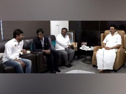 Indian chess prodigy Praggnanandhaa meets Tamin Nadu CM MK Stalin, Sports Minister Udhayanidhi | Indian chess prodigy Praggnanandhaa meets Tamin Nadu CM MK Stalin, Sports Minister Udhayanidhi