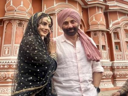 Ameesha Patel thanks director Anil Sharma for attributing ‘Gadar-2’ success to Tara-Sakeena's love story | Ameesha Patel thanks director Anil Sharma for attributing ‘Gadar-2’ success to Tara-Sakeena's love story Ameesha Patel thanks director Anil Sharma for attributing ‘Gadar-2’ success to Tara-Sakeena's love story | Ameesha Patel thanks director Anil Sharma for attributing ‘Gadar-2’ success to Tara-Sakeena's love story