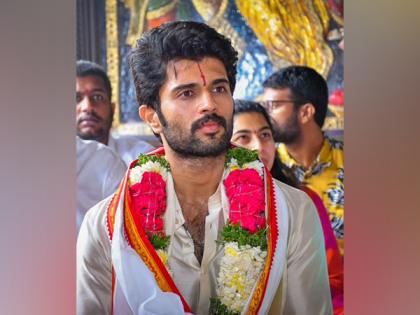Vijay Deverakonda visits Yadadri Temple after success of ‘Kushi’ | Vijay Deverakonda visits Yadadri Temple after success of ‘Kushi’ Vijay Deverakonda visits Yadadri Temple after success of ‘Kushi’ | Vijay Deverakonda visits Yadadri Temple after success of ‘Kushi’