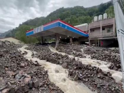 Typhoon Haikui makes landfall in Taiwan; 2 injured, thousands left without power  | Typhoon Haikui makes landfall in Taiwan; 2 injured, thousands left without power 