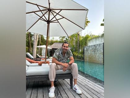 "When the boiz hanging": Dino Morea gives a glimpse of his happy vacation | "When the boiz hanging": Dino Morea gives a glimpse of his happy vacation "When the boiz hanging": Dino Morea gives a glimpse of his happy vacation | "When the boiz hanging": Dino Morea gives a glimpse of his happy vacation
