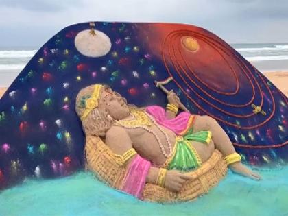 Odisha: Sudarsan Pattnaik creates sand art of Lord Krishna at Puri beach | Odisha: Sudarsan Pattnaik creates sand art of Lord Krishna at Puri beach Odisha: Sudarsan Pattnaik creates sand art of Lord Krishna at Puri beach | Odisha: Sudarsan Pattnaik creates sand art of Lord Krishna at Puri beach