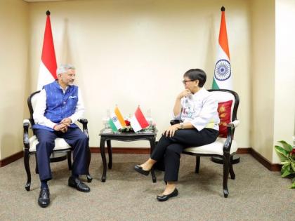 Jaishankar meets Indonesian Foreign Minister in Jakarta, discusses EAS and G20 Summit | Jaishankar meets Indonesian Foreign Minister in Jakarta, discusses EAS and G20 Summit Jaishankar meets Indonesian Foreign Minister in Jakarta, discusses EAS and G20 Summit | Jaishankar meets Indonesian Foreign Minister in Jakarta, discusses EAS and G20 Summit