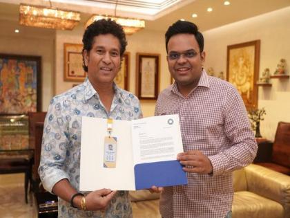 Jay Shah presents 'Golden Ticket' to Sachin Tendulkar for ICC Cricket World Cup | Jay Shah presents 'Golden Ticket' to Sachin Tendulkar for ICC Cricket World Cup