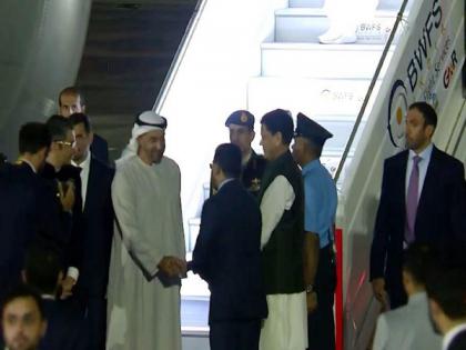 UAE President Mohammed bin Zayed Al Nahyan arrives in New Delhi to attend G20 Summit | UAE President Mohammed bin Zayed Al Nahyan arrives in New Delhi to attend G20 Summit UAE President Mohammed bin Zayed Al Nahyan arrives in New Delhi to attend G20 Summit | UAE President Mohammed bin Zayed Al Nahyan arrives in New Delhi to attend G20 Summit