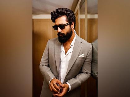 Vicky Kaushal looks dapper in grey suit, check it out | Vicky Kaushal looks dapper in grey suit, check it out Vicky Kaushal looks dapper in grey suit, check it out | Vicky Kaushal looks dapper in grey suit, check it out