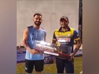 Asia Cup: Ahead of Pak clash, Virat Kohli gets special 'silver bat' from Lankan fan | Asia Cup: Ahead of Pak clash, Virat Kohli gets special 'silver bat' from Lankan fan