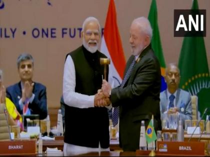 PM Modi hands over gavel of G20 presidency to Brazil President Lula da Silva | PM Modi hands over gavel of G20 presidency to Brazil President Lula da Silva PM Modi hands over gavel of G20 presidency to Brazil President Lula da Silva | PM Modi hands over gavel of G20 presidency to Brazil President Lula da Silva