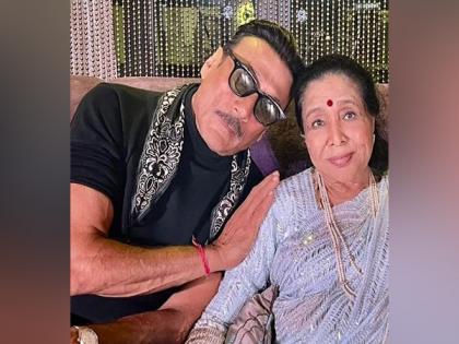 Jackie Shroff feels blessed as he witnesses concert of Asha Bhosle | Jackie Shroff feels blessed as he witnesses concert of Asha Bhosle Jackie Shroff feels blessed as he witnesses concert of Asha Bhosle | Jackie Shroff feels blessed as he witnesses concert of Asha Bhosle