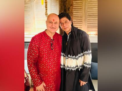 “O Pochi, O Koki…”: Anupam Kher shares heart-warming wishes for SRK on Jawan’s success in ‘DDLJ’ style | “O Pochi, O Koki…”: Anupam Kher shares heart-warming wishes for SRK on Jawan’s success in ‘DDLJ’ style “O Pochi, O Koki…”: Anupam Kher shares heart-warming wishes for SRK on Jawan’s success in ‘DDLJ’ style | “O Pochi, O Koki…”: Anupam Kher shares heart-warming wishes for SRK on Jawan’s success in ‘DDLJ’ style