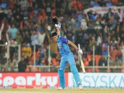 Shubman Gill climbs second spot in ODI batting charts, trails Pak skipper Babar Azam | Shubman Gill climbs second spot in ODI batting charts, trails Pak skipper Babar Azam