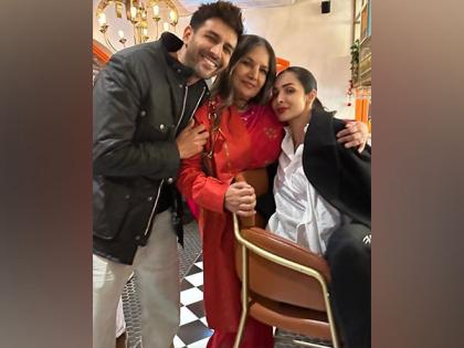 Shabana Azmi shares throwback picture with Kartik Aaryan, Malaika Arora | Shabana Azmi shares throwback picture with Kartik Aaryan, Malaika Arora