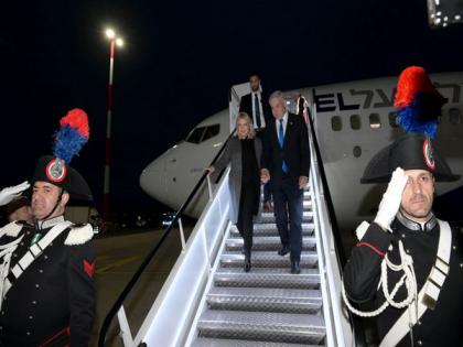 Reporters to fly with Netanyahu, ending threat of press boycott of US visit | Reporters to fly with Netanyahu, ending threat of press boycott of US visit Reporters to fly with Netanyahu, ending threat of press boycott of US visit | Reporters to fly with Netanyahu, ending threat of press boycott of US visit