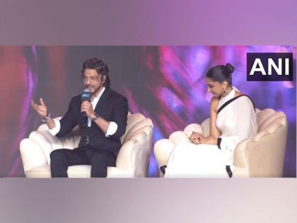 "It is the greatest satisfaction for me to work for 32 years in the Indian film industry," says SRK | "It is the greatest satisfaction for me to work for 32 years in the Indian film industry," says SRK "It is the greatest satisfaction for me to work for 32 years in the Indian film industry," says SRK | "It is the greatest satisfaction for me to work for 32 years in the Indian film industry," says SRK