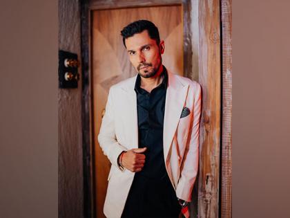 "Life happens to you when you are planning something else": Randeep Hooda on his music video debut in 'Zohrajabeen' | "Life happens to you when you are planning something else": Randeep Hooda on his music video debut in 'Zohrajabeen' "Life happens to you when you are planning something else": Randeep Hooda on his music video debut in 'Zohrajabeen' | "Life happens to you when you are planning something else": Randeep Hooda on his music video debut in 'Zohrajabeen'