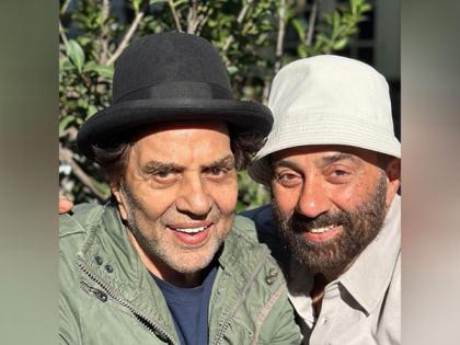 "Love you papa," says Sunny Deol as he posts adorable picture with Dharmendra | "Love you papa," says Sunny Deol as he posts adorable picture with Dharmendra "Love you papa," says Sunny Deol as he posts adorable picture with Dharmendra | "Love you papa," says Sunny Deol as he posts adorable picture with Dharmendra