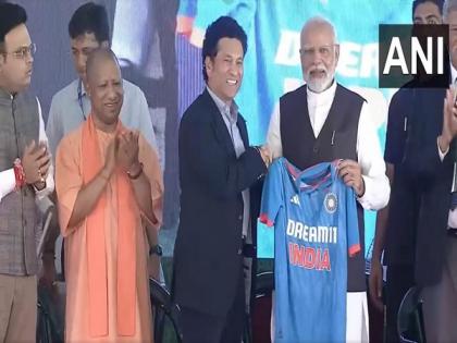 Sachin Tendulkar gifts Indian cricket team jersey to PM Modi in Varanasi | Sachin Tendulkar gifts Indian cricket team jersey to PM Modi in Varanasi