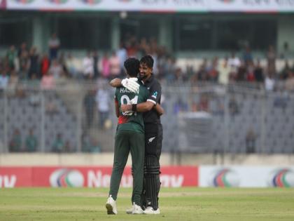 A tense non-striker run-out turns into wholesome episode showcasing “Spirit of Cricket” during NZ-BANG ODI | A tense non-striker run-out turns into wholesome episode showcasing “Spirit of Cricket” during NZ-BANG ODI
