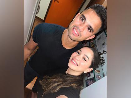 Sara Tendulkar's birthday wish for "baby bro" Arjun Tendulkar is too adorable, take a look | Sara Tendulkar's birthday wish for "baby bro" Arjun Tendulkar is too adorable, take a look Sara Tendulkar's birthday wish for "baby bro" Arjun Tendulkar is too adorable, take a look | Sara Tendulkar's birthday wish for "baby bro" Arjun Tendulkar is too adorable, take a look
