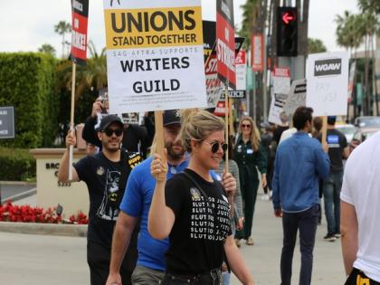 Hollywood writers reach tentative deal with studios to end nearly 5-month-old strike | Hollywood writers reach tentative deal with studios to end nearly 5-month-old strike