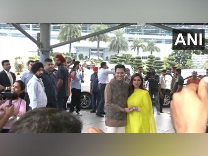 Newlywed couple Raghav Chadha, Parineeti Chopra reach Delhi | Newlywed couple Raghav Chadha, Parineeti Chopra reach Delhi