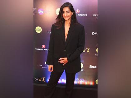 "I always keep some costumes from each set": Sonam Kapoor | "I always keep some costumes from each set": Sonam Kapoor "I always keep some costumes from each set": Sonam Kapoor | "I always keep some costumes from each set": Sonam Kapoor