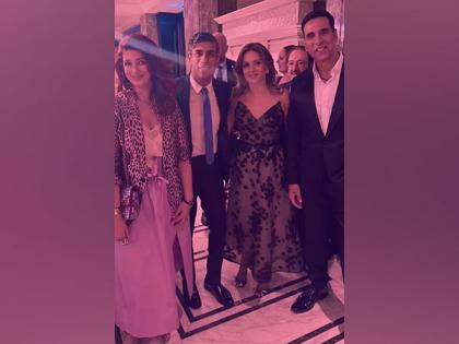 Twinkle, Akshay pose with UK PM Rishi Sunak in London | Twinkle, Akshay pose with UK PM Rishi Sunak in London