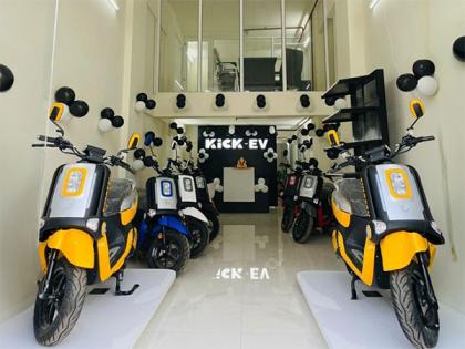 KICK-EV has set its sights on establishing 150 experience centers nationwide by FY23-24, accompanied by an unmatched 5-year warranty offer | KICK-EV has set its sights on establishing 150 experience centers nationwide by FY23-24, accompanied by an unmatched 5-year warranty offer KICK-EV has set its sights on establishing 150 experience centers nationwide by FY23-24, accompanied by an unmatched 5-year warranty offer | KICK-EV has set its sights on establishing 150 experience centers nationwide by FY23-24, accompanied by an unmatched 5-year warranty offer