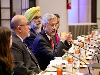 Jaishankar meets Raimondo, Austin; attends meeting with US defence industry | Jaishankar meets Raimondo, Austin; attends meeting with US defence industry