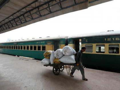 Pakistan: Train services temporarily suspended between Lahore, Faisalabad after collapse of railway bridge | Pakistan: Train services temporarily suspended between Lahore, Faisalabad after collapse of railway bridge Pakistan: Train services temporarily suspended between Lahore, Faisalabad after collapse of railway bridge | Pakistan: Train services temporarily suspended between Lahore, Faisalabad after collapse of railway bridge