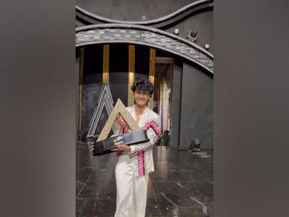 India’s Best Dancer 3 finale: Samarpan Lama lifts winner’s trophy, takes home Rs 15 lakh | India’s Best Dancer 3 finale: Samarpan Lama lifts winner’s trophy, takes home Rs 15 lakh India’s Best Dancer 3 finale: Samarpan Lama lifts winner’s trophy, takes home Rs 15 lakh | India’s Best Dancer 3 finale: Samarpan Lama lifts winner’s trophy, takes home Rs 15 lakh