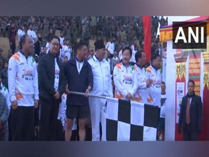 Arunachal: Kiren Rijiju, Pema Khandu flag off first Tawang Marathon  | Arunachal: Kiren Rijiju, Pema Khandu flag off first Tawang Marathon 