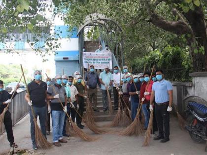 NSIC conducts Shraam Daan Activity in Public Places | NSIC conducts Shraam Daan Activity in Public Places NSIC conducts Shraam Daan Activity in Public Places | NSIC conducts Shraam Daan Activity in Public Places
