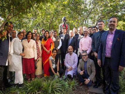 India’s Consulate General in New York celebrates Gandhi Jayanti in collaboration with Bharatiya Vidya Bhavan | India’s Consulate General in New York celebrates Gandhi Jayanti in collaboration with Bharatiya Vidya Bhavan India’s Consulate General in New York celebrates Gandhi Jayanti in collaboration with Bharatiya Vidya Bhavan | India’s Consulate General in New York celebrates Gandhi Jayanti in collaboration with Bharatiya Vidya Bhavan